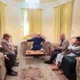 رئيس الجمعية الوطنية يلتقي رئيس هيئة الطيران المدني ومدير مطار سيئون