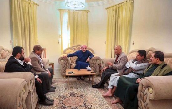 رئيس الجمعية الوطنية يلتقي رئيس هيئة الطيران المدني ومدير مطار سيئون