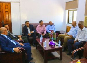 الكثيري يتفقد فرع البنك المركزي بسيئون