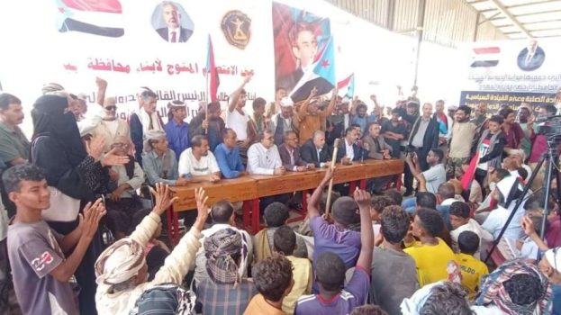 فريق التوجيه والرقابة الرئاسي يتفقد المخيم المفتوح لانتقالي أبين