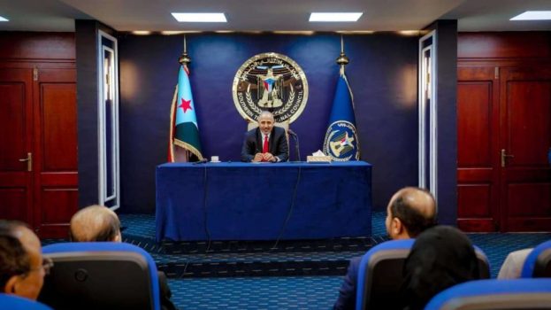 الرئيس الزُبيدي يعقد اجتماعًا موسعًا بقيادات المجلس الانتقالي الجنوبي