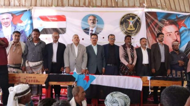 بحضور فريق التوجيه والرقابة الرئاسي… أبناء دلتا أبين يواصلون اعتصامهم المفتوح لليوم الثالث مطالبين بإعلان دولة الجنوب العربي