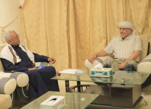 رئيس الجمعية الوطنية يناقش وضع الاستثمار بوادي وصحراء حضرموت