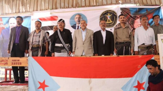 بحضور فريق التوجيه والرقابة الرئاسي.. توافد جماهيري واسع إلى مخيم الاعتصام المفتوح بزنجبار