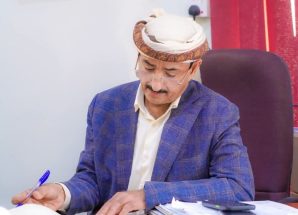 المحافظ بن الوزير يؤكد أهمية التنسيق الأمني والعسكري ويشدد: الاستقرار ركيزة التنمية ومسؤولية الجميع