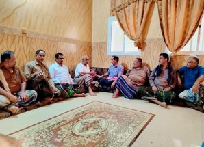 القائم بأعمال رئيس تنفيذية انتقالي حضرموت يطمئن على صحة المقدم عمر باشقار في المكلا