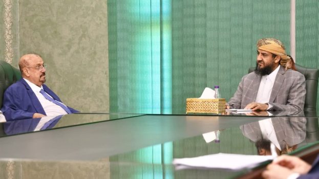 المحرّمي يناقش مع البركاني مستجدات الأوضاع ويشدد على توحيد السلاح لمواجهة الحوثيين والجماعات الإرهابية
