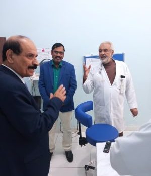 الوكيل الدغاري يتفقد هيئة مستشفى محمد بن زايد التعليمي ويشيد بالخدمات الطبية المقدمة للمواطنين