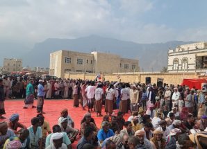 سقطرى.. توافد جماهيري واسع إلى ساحة الاعتصام بـ حديبو للمطالبة بإعلان الاستقلال الثاني