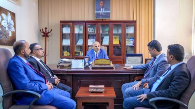 الرئيس الزُبيدي يتفقد سير العمل بوزارة الإعلام والثقافة والسياحة