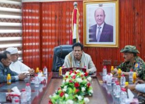 محافظ المهرة يلتقي قيادات  أمنية وسياسية جنوبية ويؤكد أهمية توحيد الجهود للحفاظ على الأمن والاستقرار