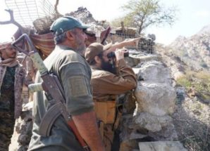 القائد العام للحزام الأمني يتفقد جاهزية القوات في جبهة ثرة