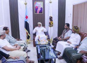 الشيخ راجح باكريت يطّلع على التحضيرات النهائية لفعالية الذكرى الـ58 لعيد الاستقلال بالمهرة