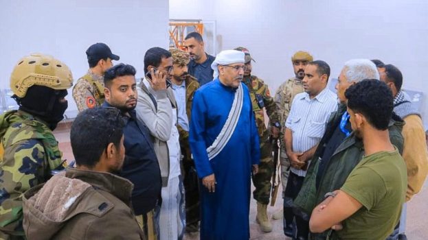 بتوجيهات من الرئيس الزُبيدي.. الكثيري يطّلع على جاهزية مطار سيئون ويؤكد استمرار جهود التأمين