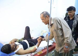 ‏اللواء بارجاش واللواء باعش والعميد المنهالي في زيارة لجرحى قواتنا  المسلحة الجنوبية بالمكلا. 