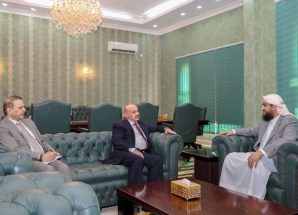 المحرّمي يلتقي محافظ البنك المركزي ويؤكد دعم جهود الاستقرار النقدي