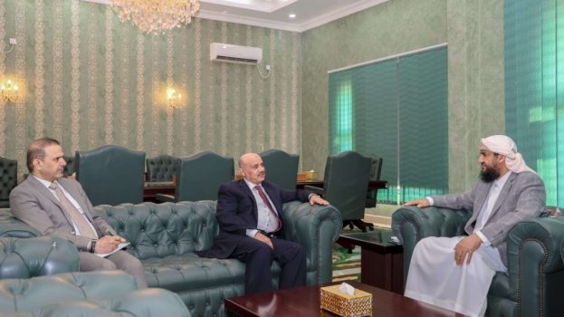 المحرّمي يلتقي محافظ البنك المركزي ويؤكد دعم جهود الاستقرار النقدي