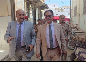 باعوم يتفقد السوق العام بسيئون ويشدد على اهمية تعزيز الاستقرار المعيشي في وادي حضرموت