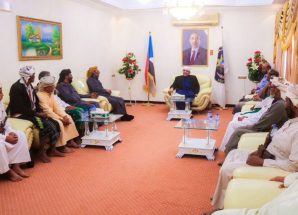 الكثيري يلتقي وفدًا من قبيلة آل باوزير