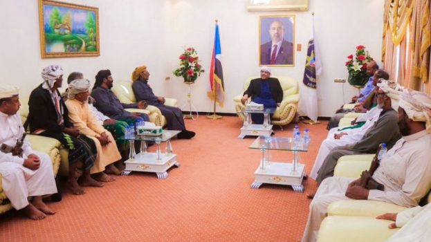 الكثيري يلتقي وفدًا من قبيلة آل باوزير