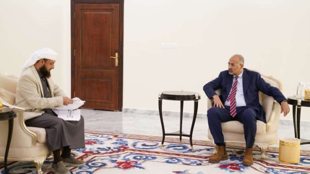 الرئيس الزُبيدي يشدد على دور وزارة الأوقاف في تحصين المجتمع ونشر ثقافة التسامح والوسطية والاعتدال