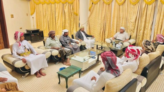الكثيري يلتقي وجهاء من قبيلة آل بلعبيد في سيئون