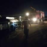 فرق الإطفاء تسيطر على حريق نُشب بسيارة نقل محروقات بمطار عتق الدولي دون وقوع إصابات