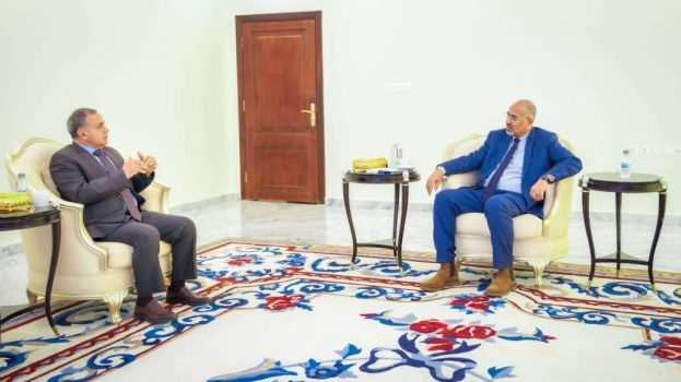 الرئيس الزُبيدي يطّلع على سير العمل بجامعة عدن ويؤكد دعمه لتطوير العملية التعليمية