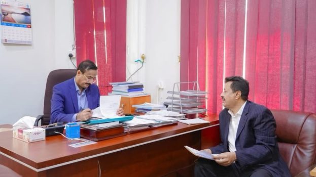 المحافظ بن الوزير يوجّه بدراسة إنشاء مركز لغسيل الكُلى بمديرية رضوم ويعتمد حزمة مشاريع خدمية وتنموية