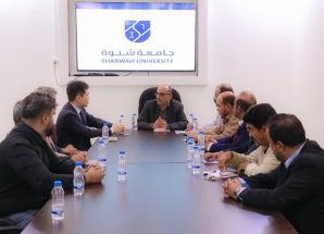 خلال لقائه بالوفد الصيني.. رئيس جامعة شبوة يعلن التوجه لإنشاء كلية للطاقة بدعم السلطة المحلية