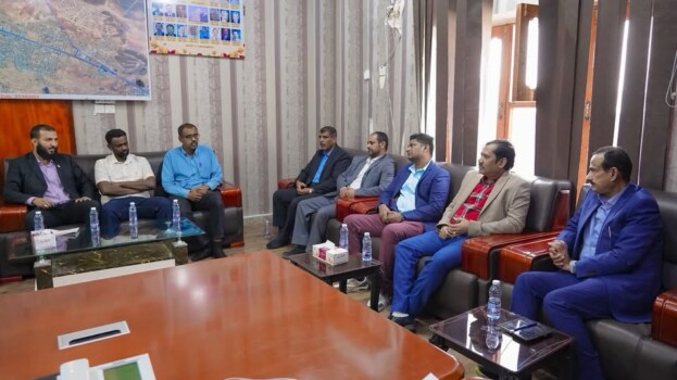 المحافظ بن الوزير يطلع على مستوى الخدمات الطبية ويؤكد دعم تطوير القطاع الصحي بمحافظة شبوة