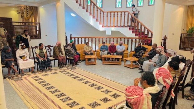 رئيس الجمعية الوطنية يستقبل مشايخ ووجهاء مديرية عمد