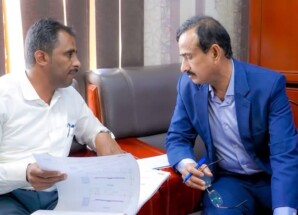 المحافظ بن الوزير يطّلع على الدراسات النهائية لمشروع توسعة وتأهيل الشارع الرئيس بمدينة عزّان