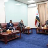 الأمين العام للمجلس الإنتقالي الجنوبي يلتقي منسق الشؤون الإنسانية للأمم المتحدة