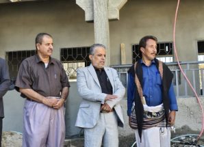 الفاطمي مدير عام بيحان ، والصالحي مدير تربية بيحان يتفقدان العمل بمدرسة الفقيد عبدالله البحري ، ويحث على سرعة الانجاز